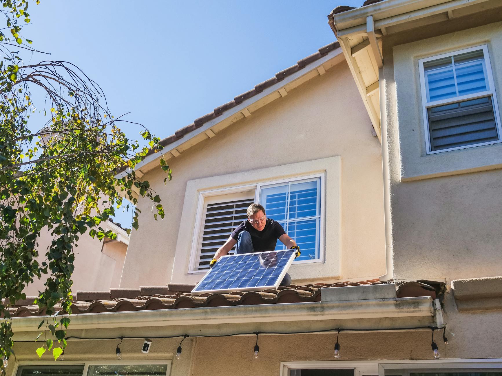 Kit solaire plug and play sur un balcon